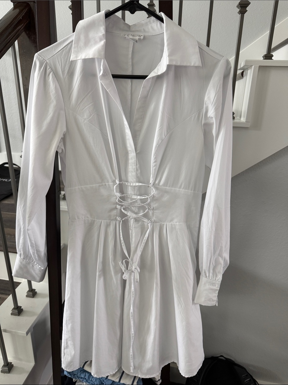 VENUS White Long-Sleeve Lace-Up Shirt Dress